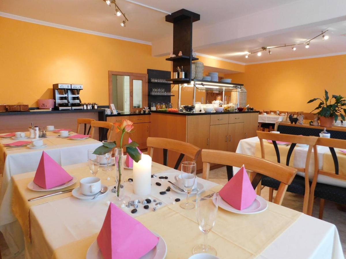 Zentral Hotel Bad Fussing Bagian luar foto