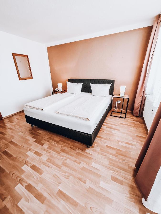 Zentral Hotel Bad Fussing Bagian luar foto