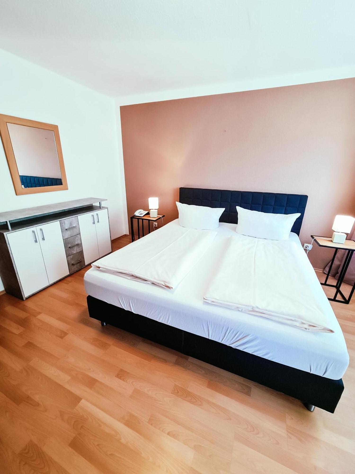 Zentral Hotel Bad Fussing Bagian luar foto